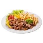 Kebab Teller mit Rindfleisch, Salat & Pommes Frites – frisch zubereitet bei Tasty Food.