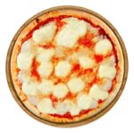 Pizza Quattro Formaggi mit Mozzarella, Gorgonzola, Parmesan & Emmentaler – frisch gebacken bei Tasty Food.