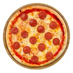 Pizza Sucuk mit würziger Wurst, Mozzarella & knusprigem Teig – frisch gebacken bei Tasty Food.