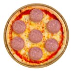 Pizza Salami mit knusprigem Teig, würziger Salami & Mozzarella – frisch gebacken bei Tasty Food. Pizza Hot Salami